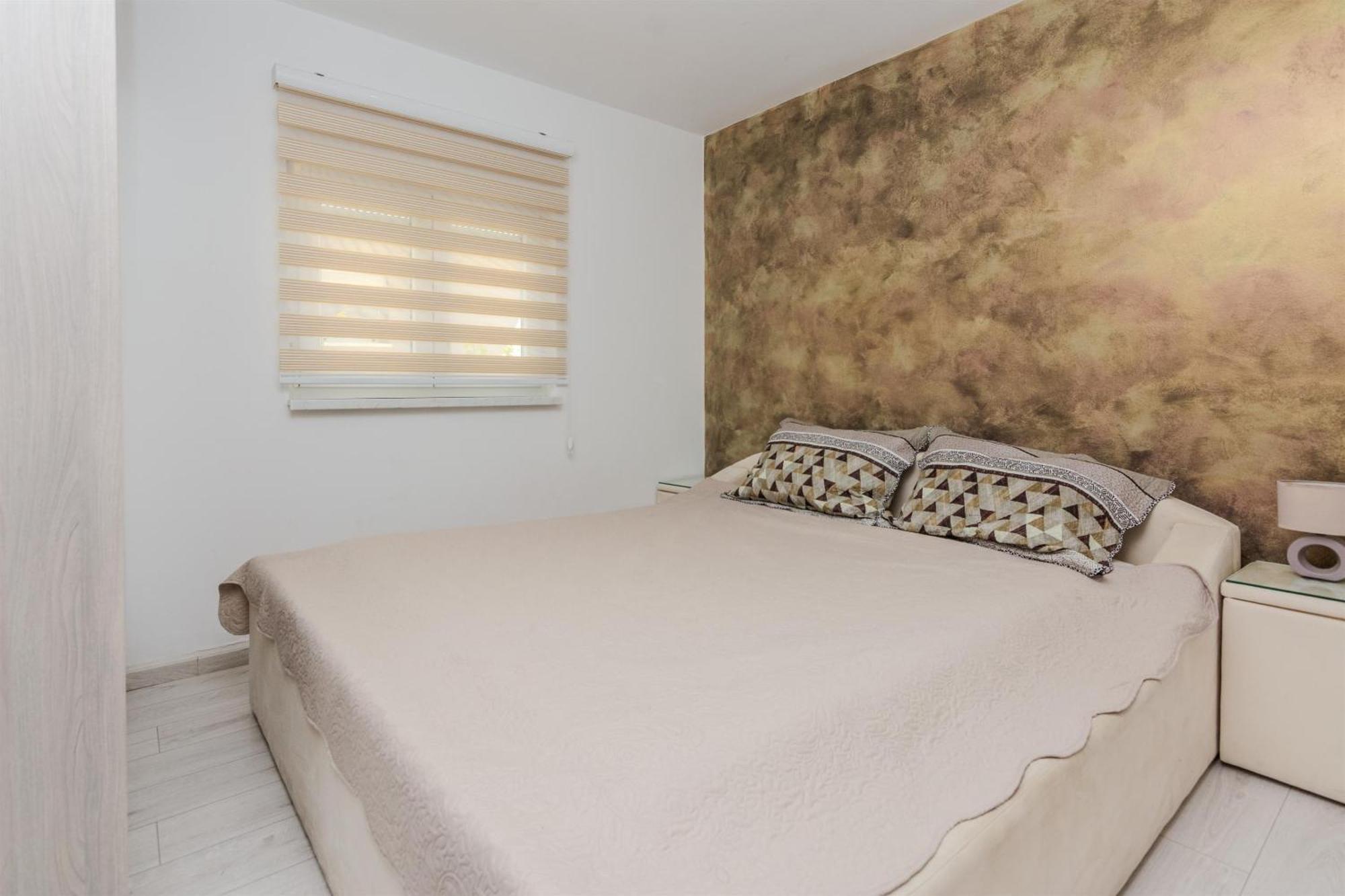Apartments Lucica Vir Ngoại thất bức ảnh