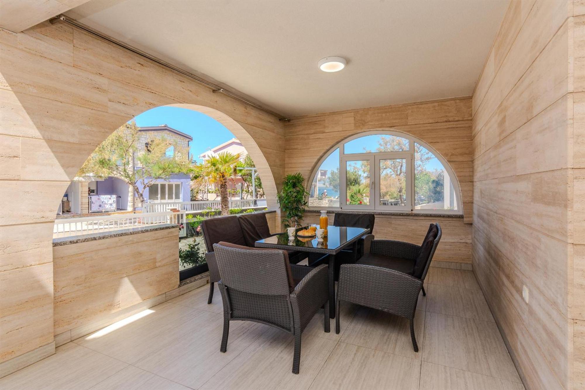Apartments Lucica Vir Ngoại thất bức ảnh
